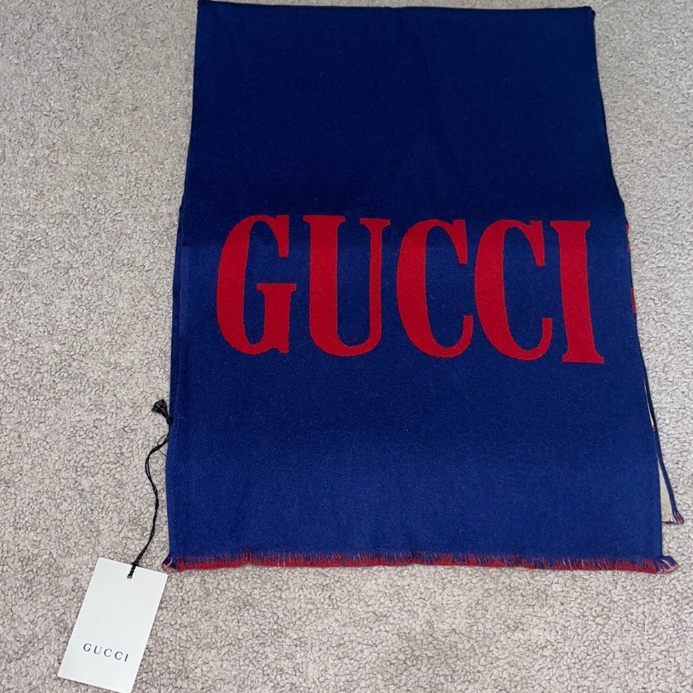 Gucci jacquard wool silk scarf